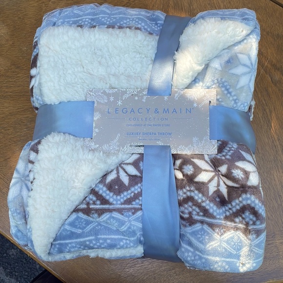 Luxury Sherpa Throw Paper Store - Picture 1 of 3